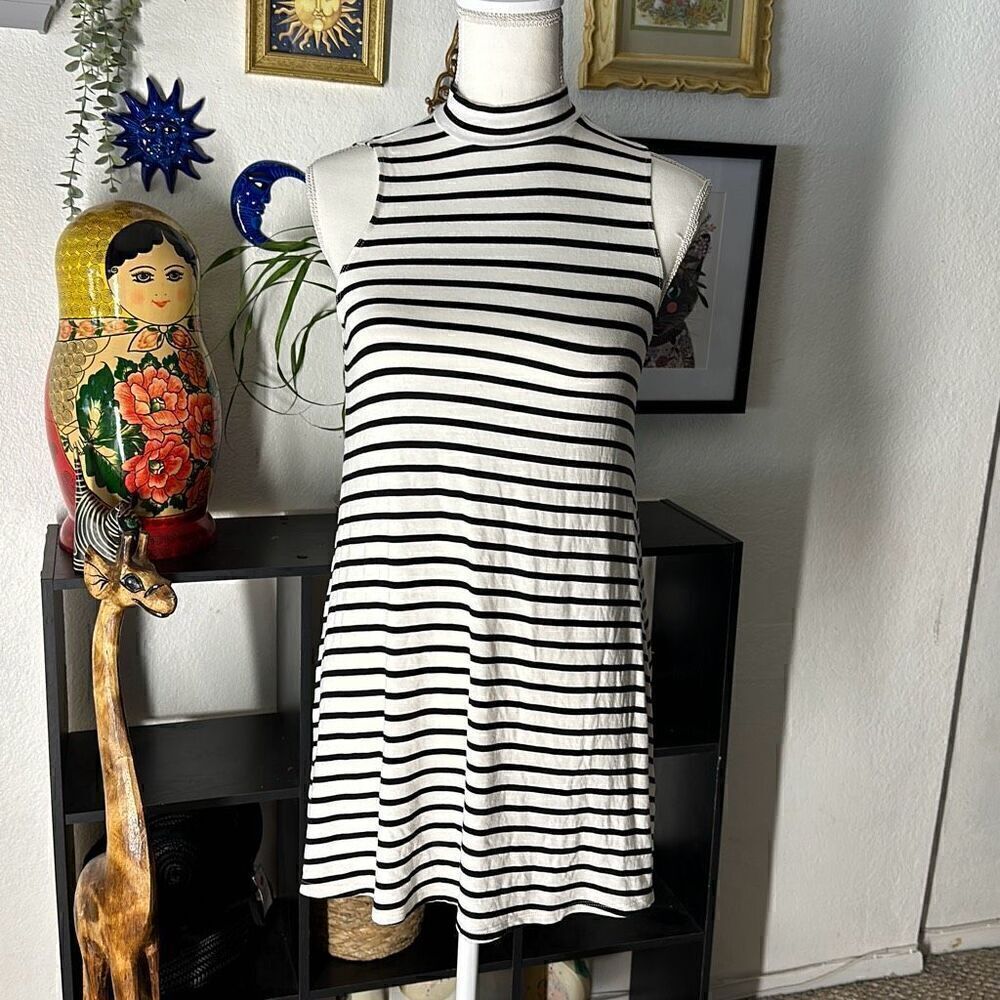Socialie Size XS white and black striped dress